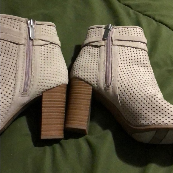 Francesca’s booties - Picture 3 of 6